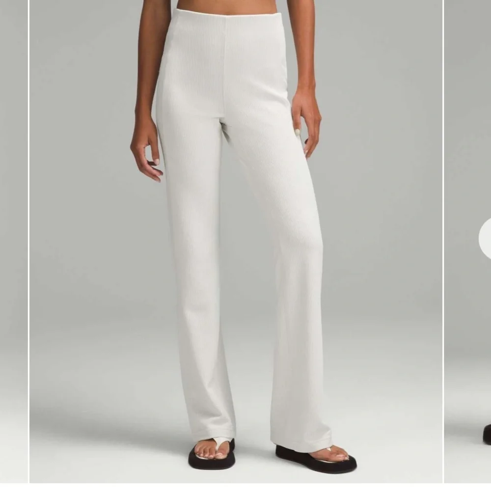 Lululemon Ribbed Softstreme Flared Pant * 32.5 bone size 12 - Picture 2 of 7